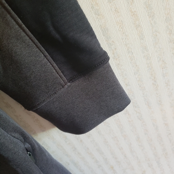 NWoT Mens Long Sleeve Athletic T-shirt Black & Gray Small - Picture 3 of 7